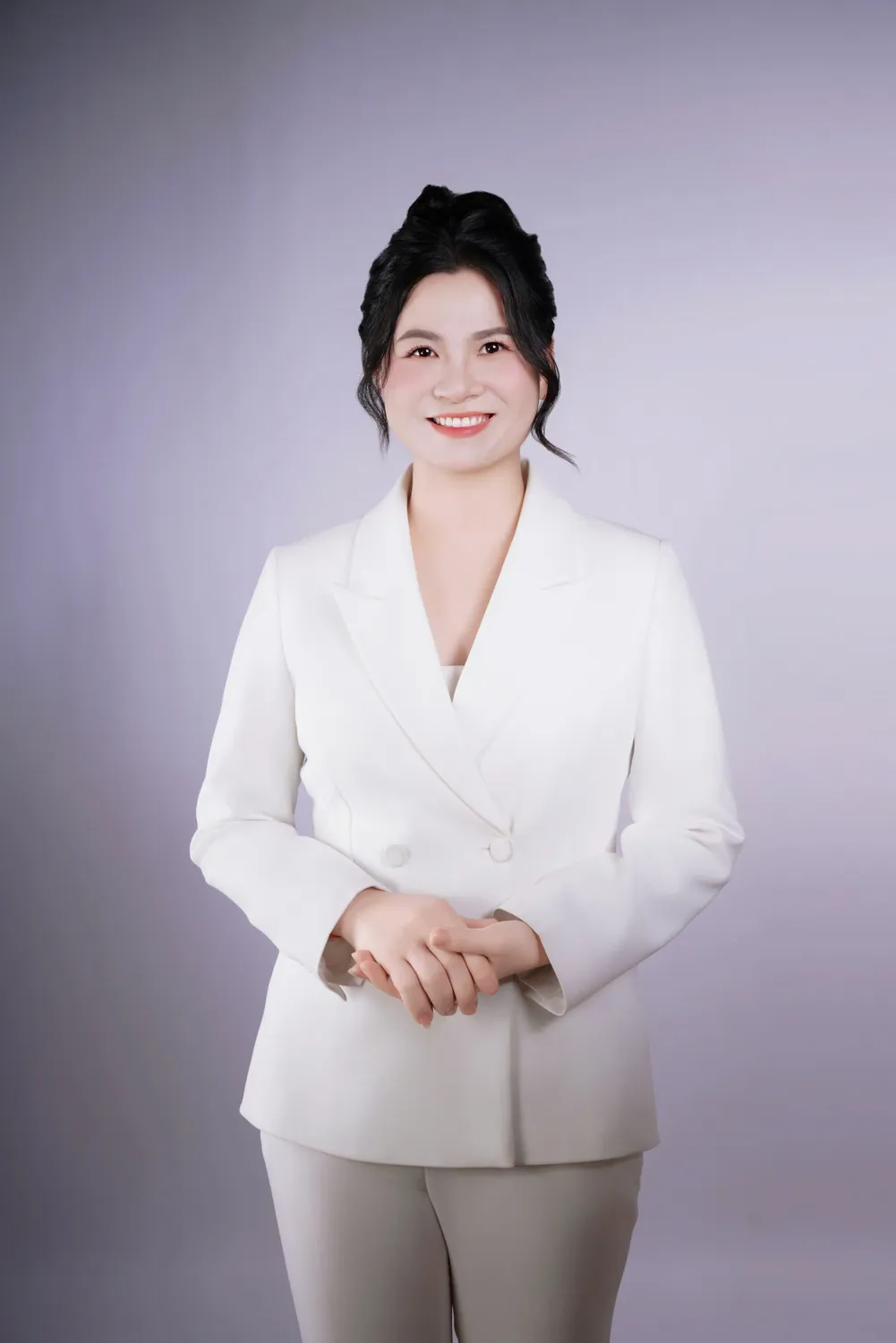 Coach Hoàng Thu Hà, người sáng lập Tài Chính Tâm Thức